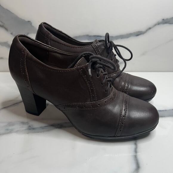 Clarks Women's Brown Leather Academia Witchcore Oxford Lace Up Booties Sz 8 - Picture 1 of 7